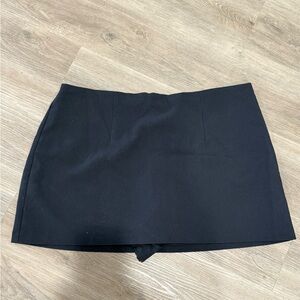 Abercrombie & Fitch Scarlett Mid Rise Mini Skort